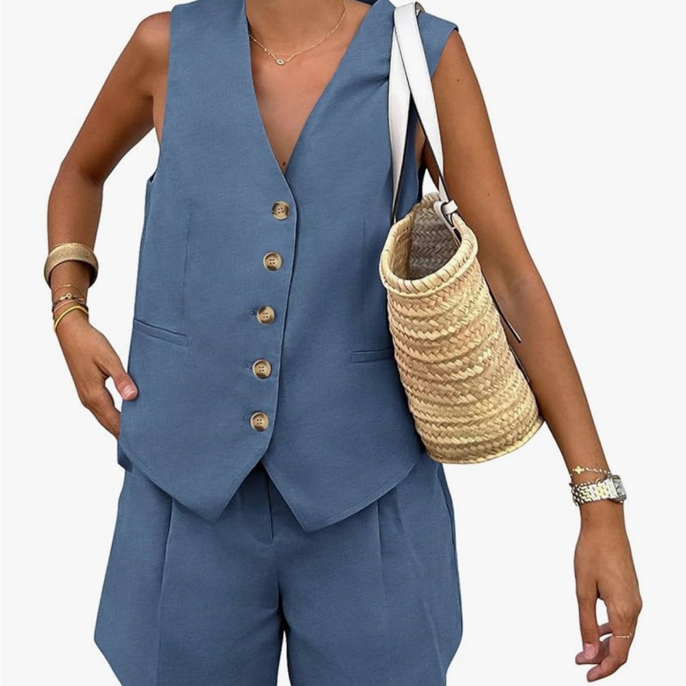 Prettygarden short and vest set